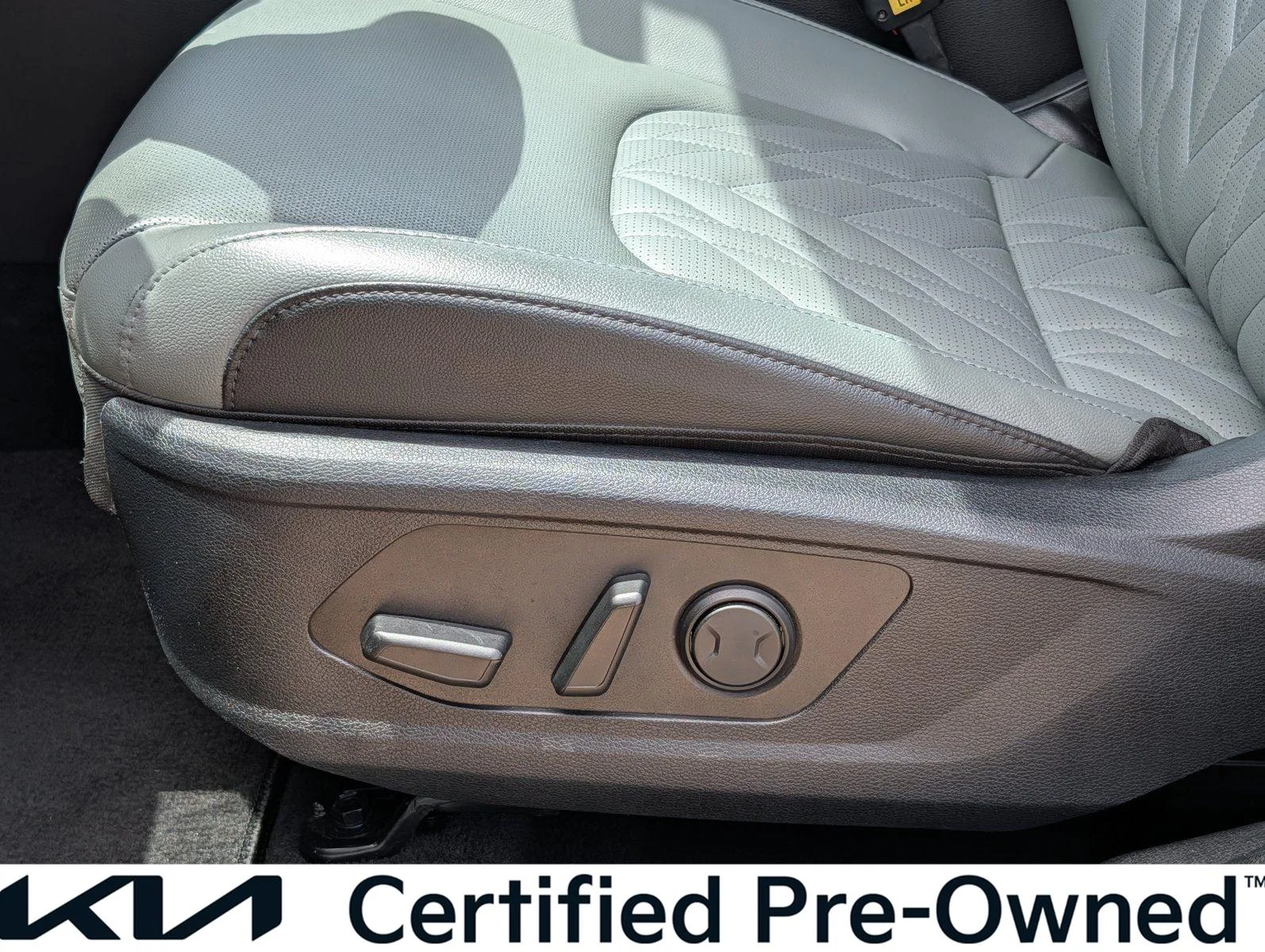 Used 2024 Jungle Green/Ebony Black Roof Kia X-Pro Prestige image 11