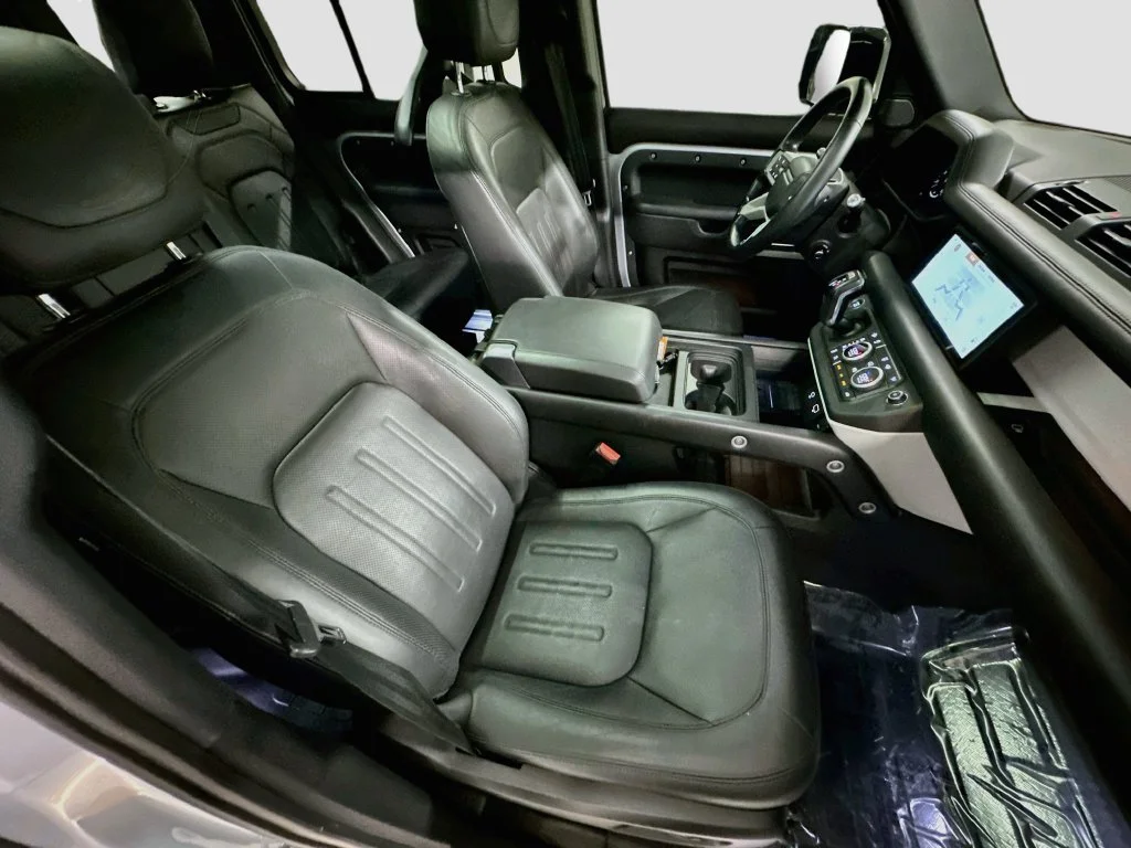 Used 2022  Land Rover XS Edition image 29