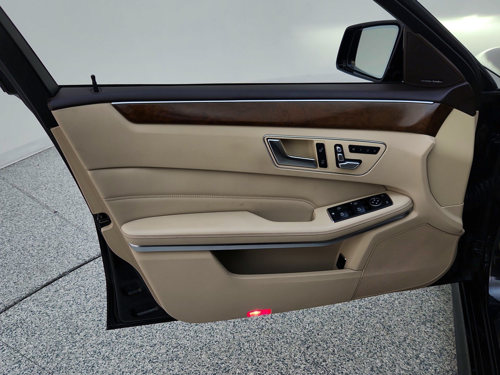 Used 2014 Black Mercedes-Benz E 350 Sport image 26