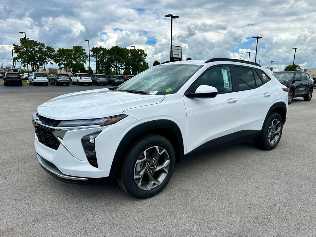 2026 Chevrolet Trax LT - Photo 8