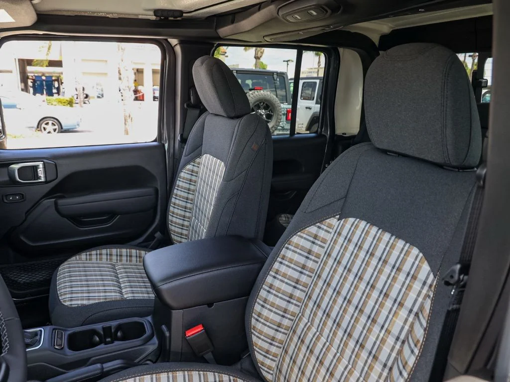 New 2026 Granite Crystal Metallic Clear-Coat Exterior Paint Jeep 85th Anniversary Edition image 15
