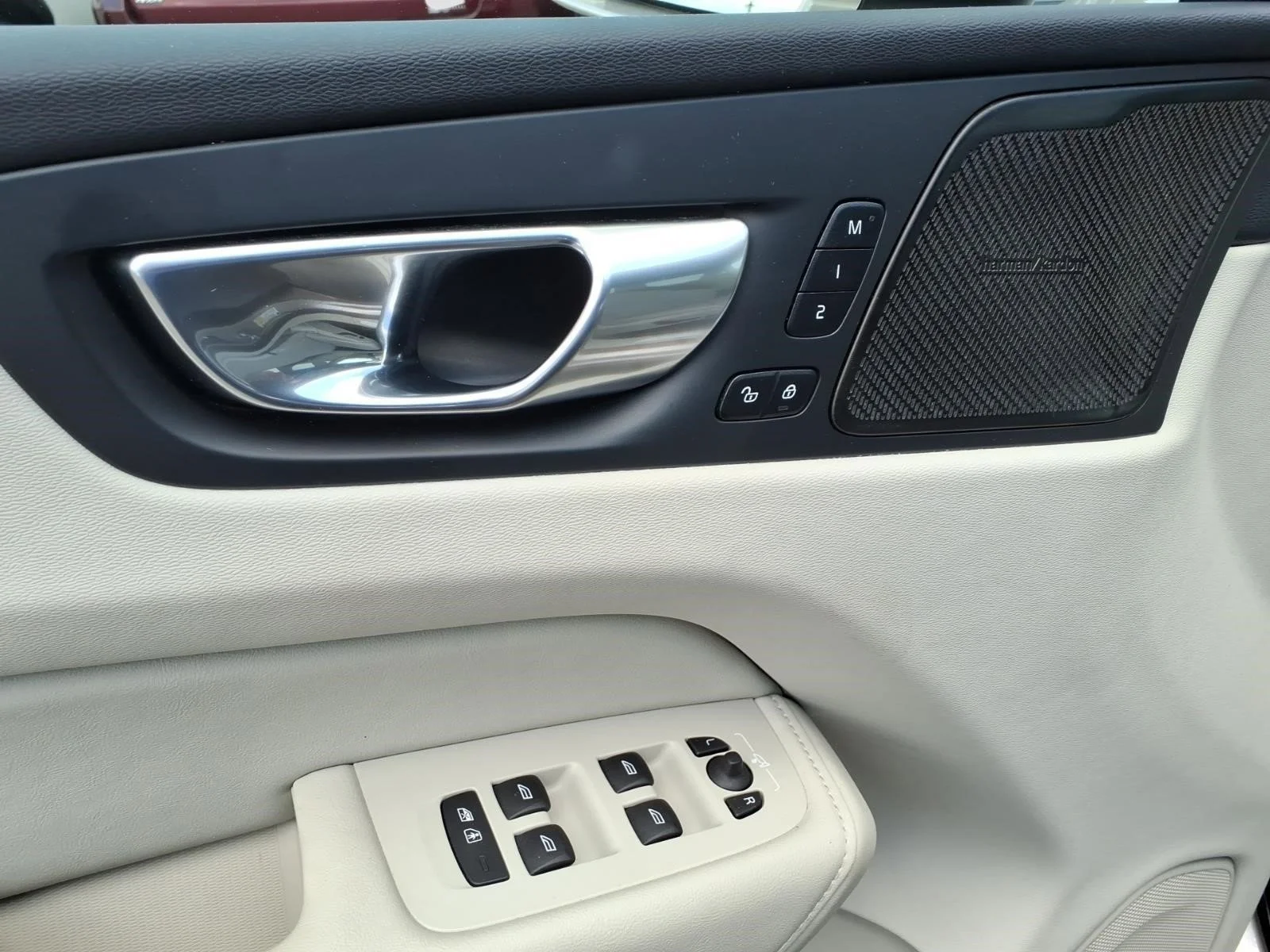 Used 2023 Bright Dusk Metallic Volvo T8 Plus Bright Theme image 17