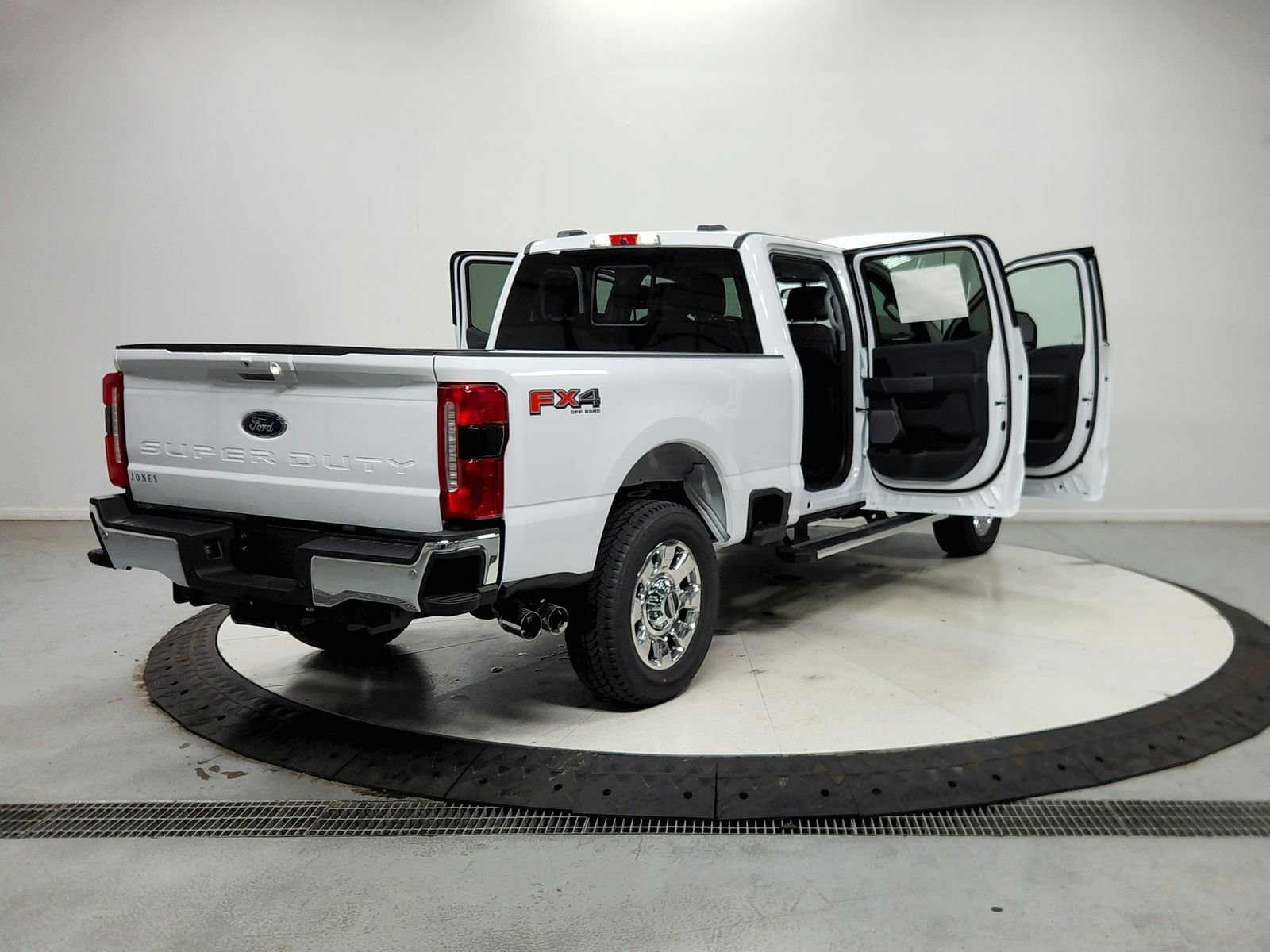 New 2026 Oxford White Ford F-250® Lariat® image 16