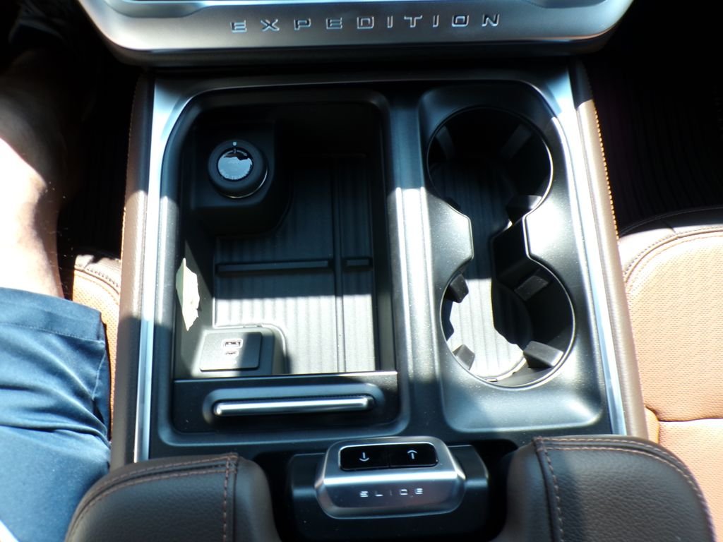 New 2026 Star White Metallic Tri-Coat Ford King Ranch® image 24