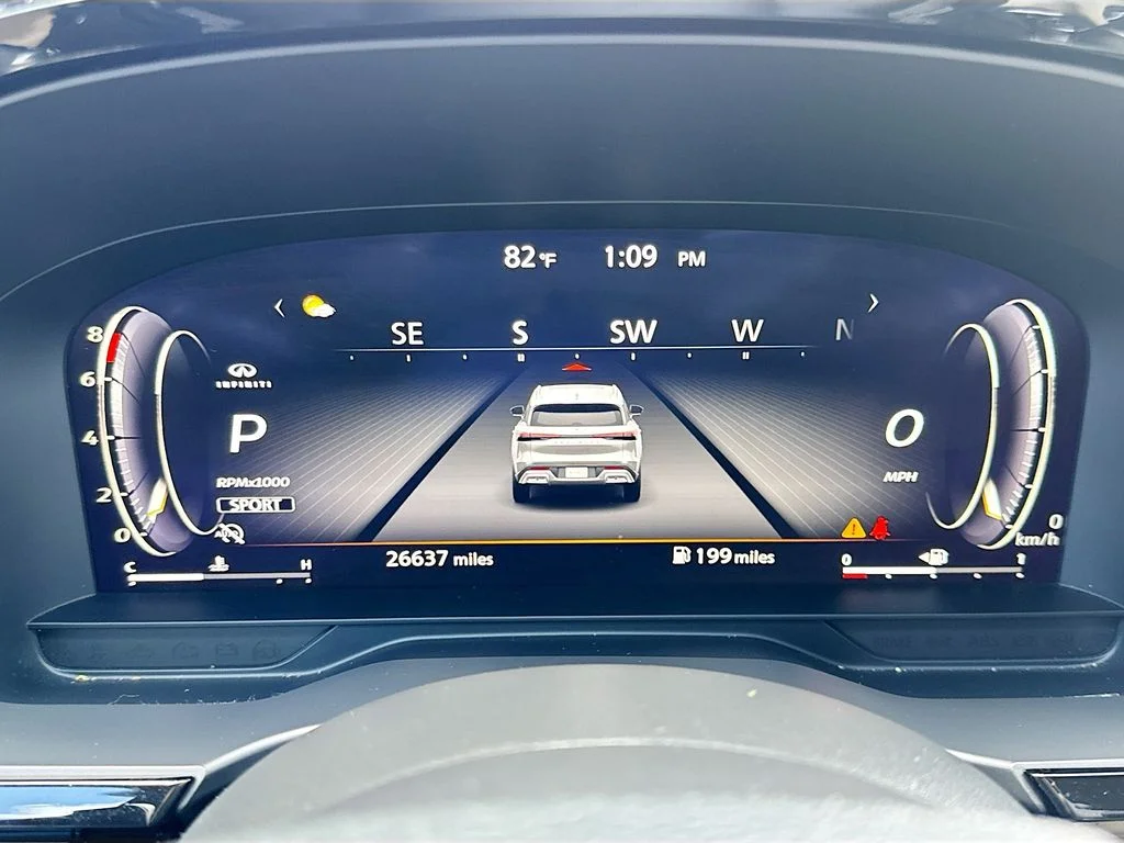 Used 2023 Gray INFINITI LUXE image 13