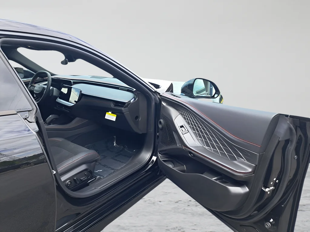 New 2026 Diamond Black Crystal Pearlcoat Dodge R/T Plus image 15