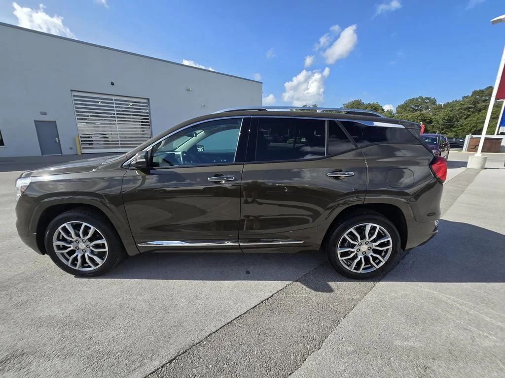 Used 2023 Deep Bronze Metallic GMC Denali image 4