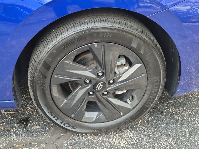 Used 2023 Blue Hyundai SEL image 9