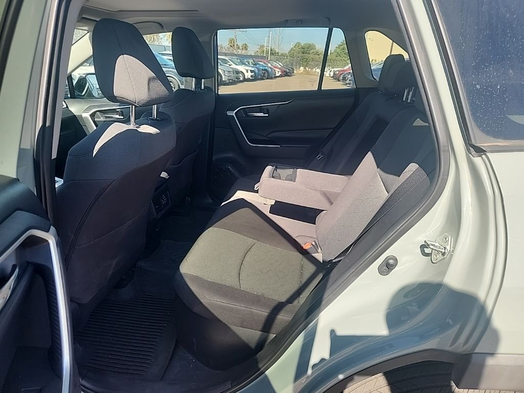 Used 2021  Toyota XLE image 20