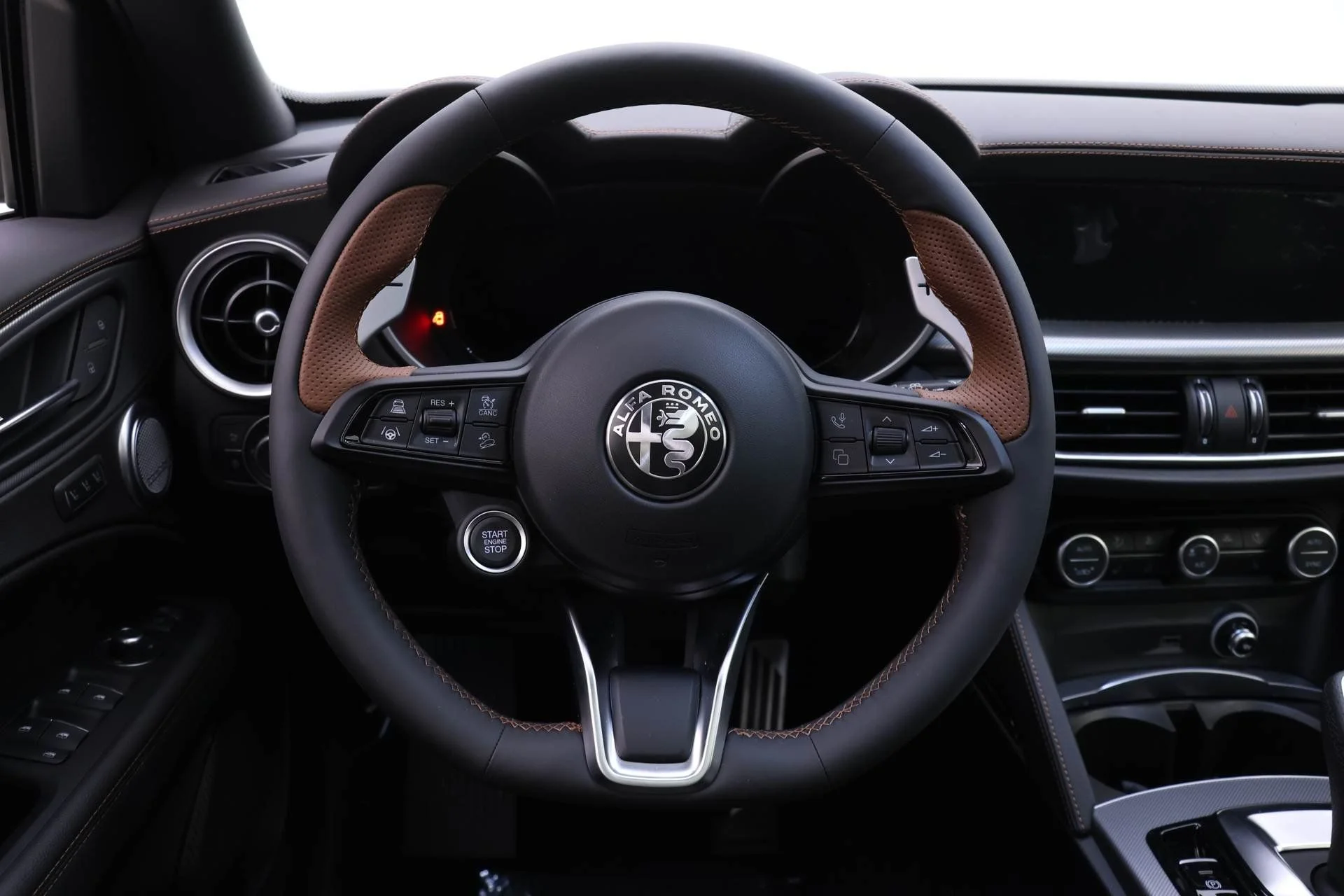 2025 Alfa Romeo Stelvio Intensa - Photo 14