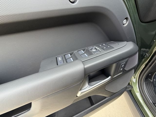 New 2026 Woolstone Green Land Rover X-Dynamic SE image 11