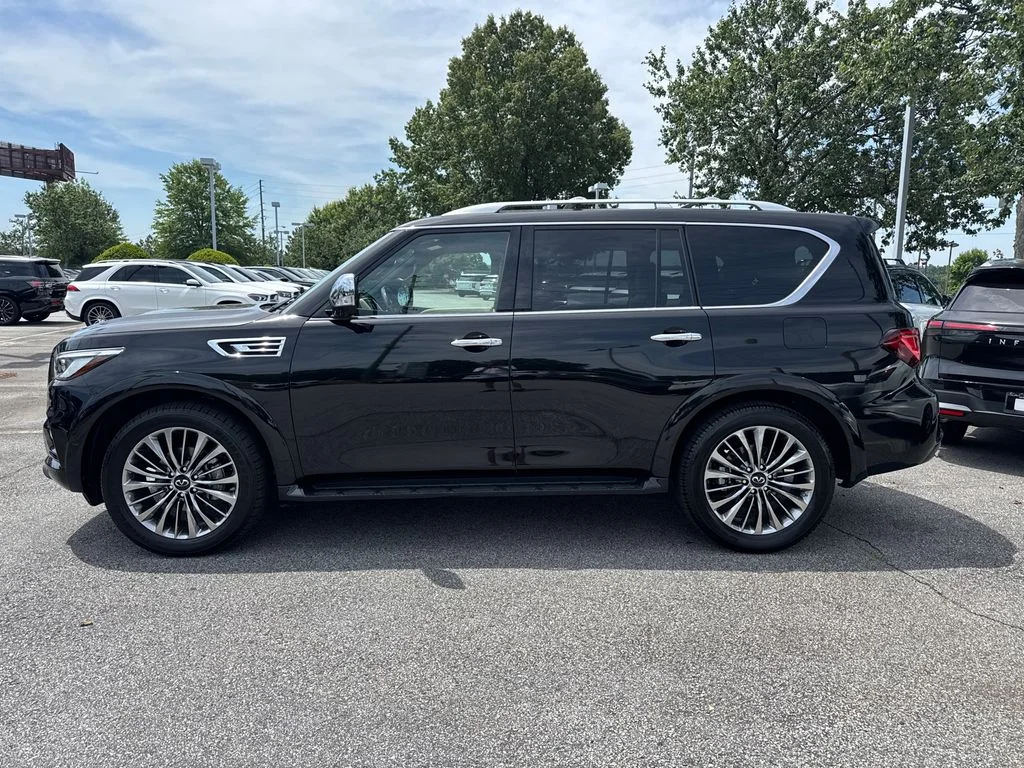 Used 2021 Black INFINITI Sensory image 8
