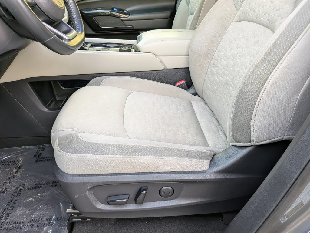 Used 2022 Gray Nissan SV image 21
