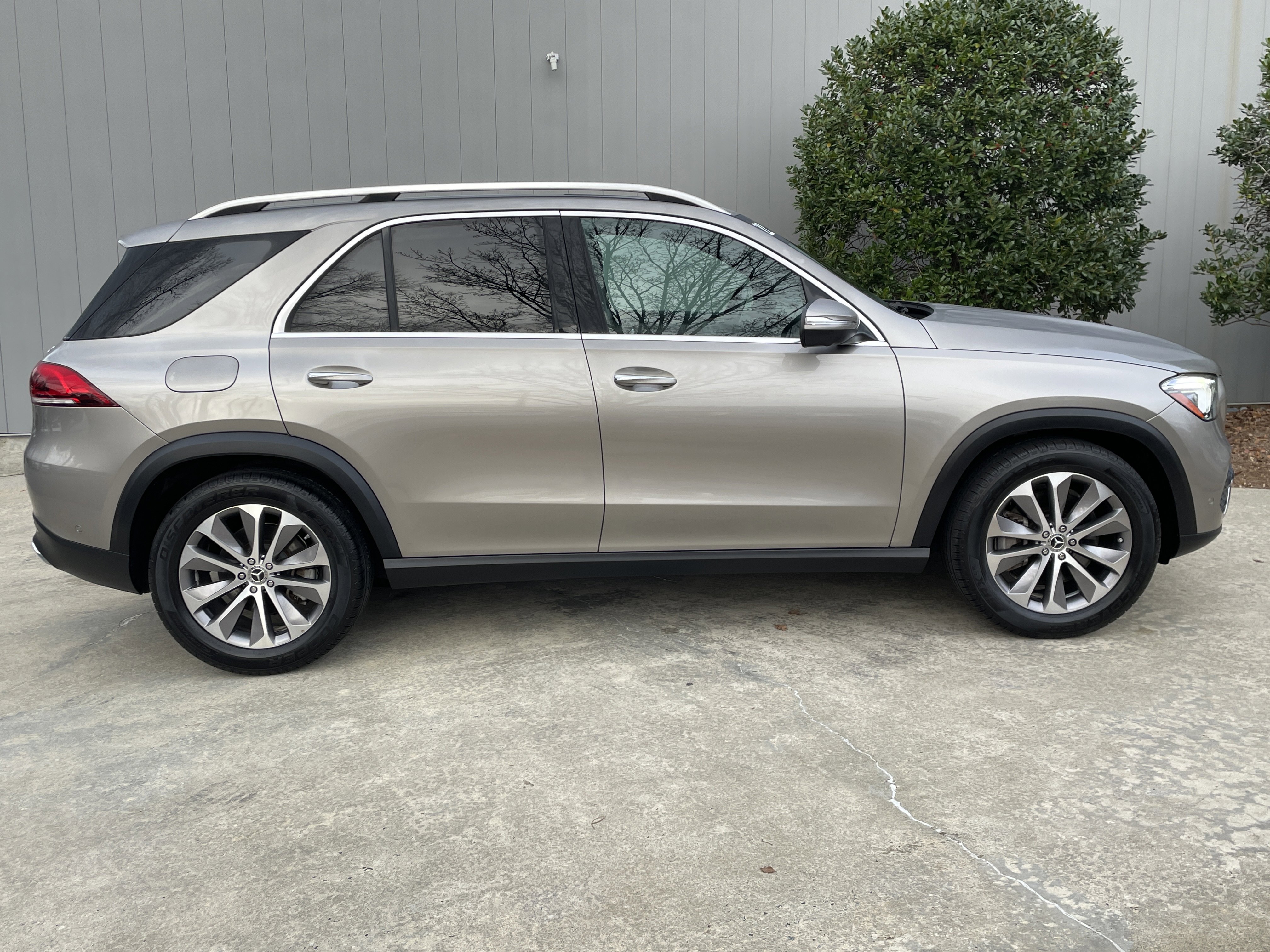 Certified Used 2022 Mojave Silver Metallic Mercedes-Benz GLE 450 4MATIC® SUV image 5