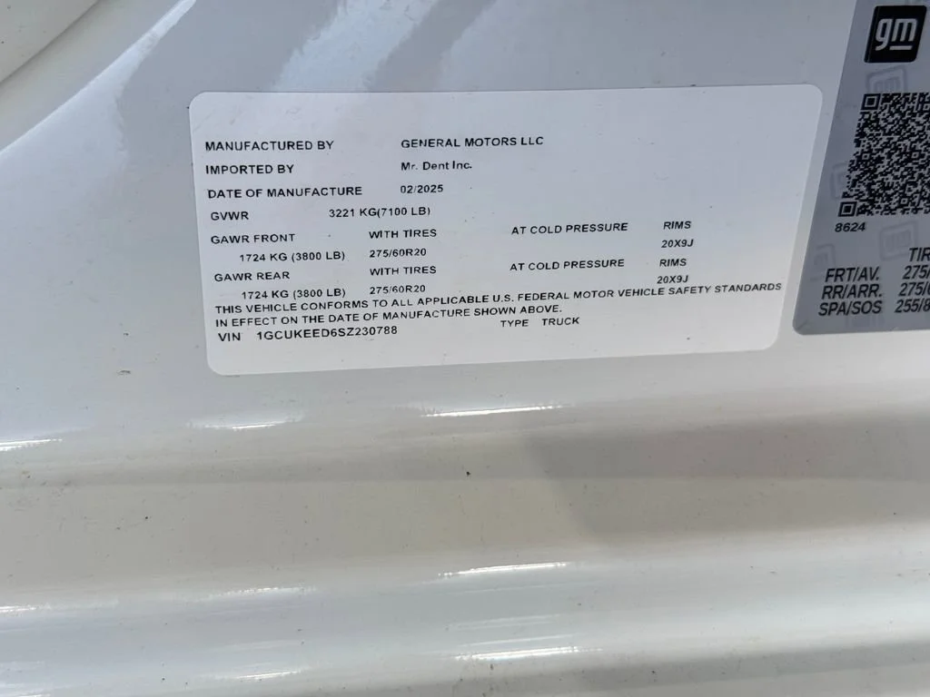 Certified Used 2025 Summit White Chevrolet RST image 11