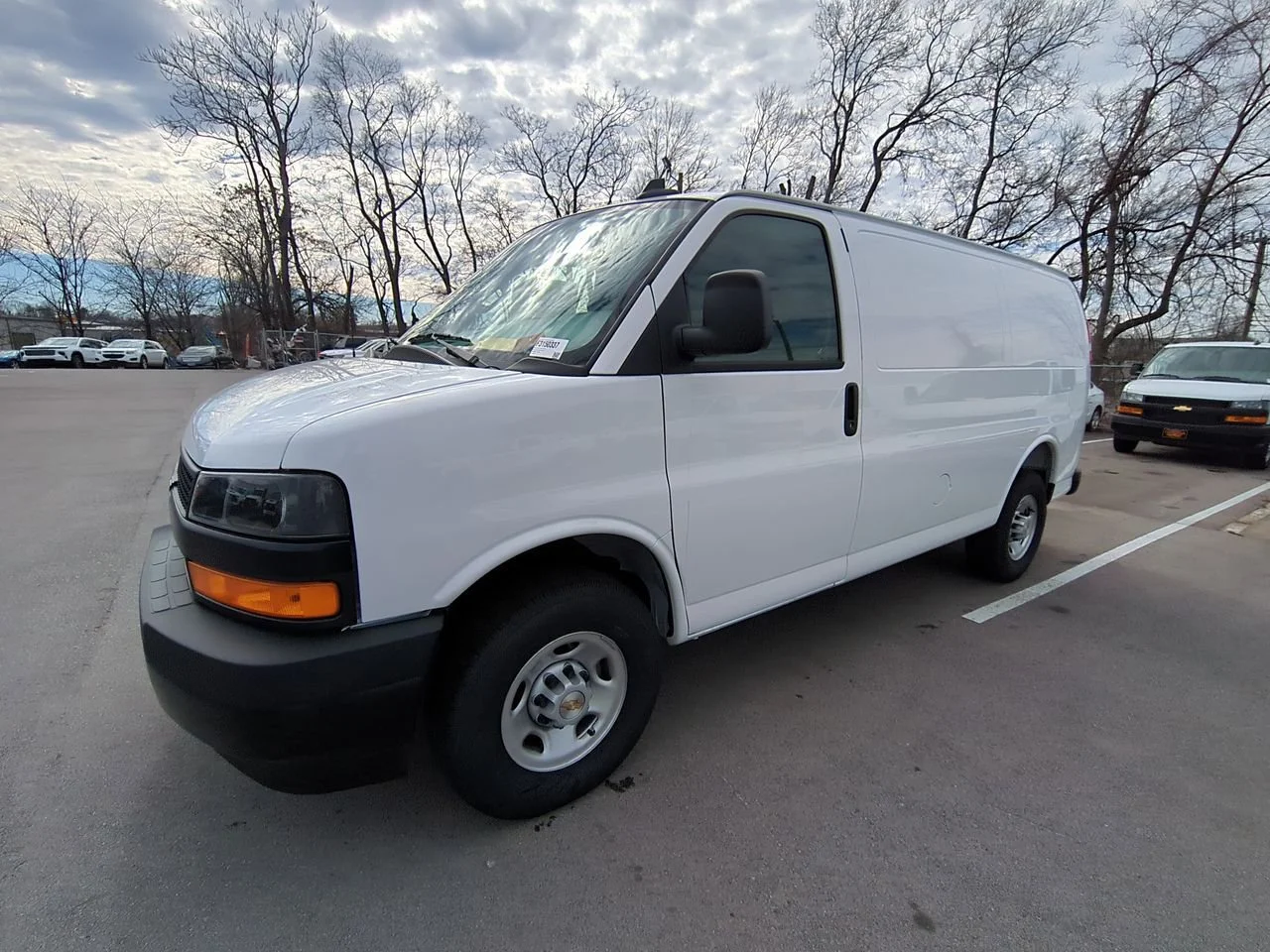 2025 Chevrolet Express 2500 Work Van HD's photo
