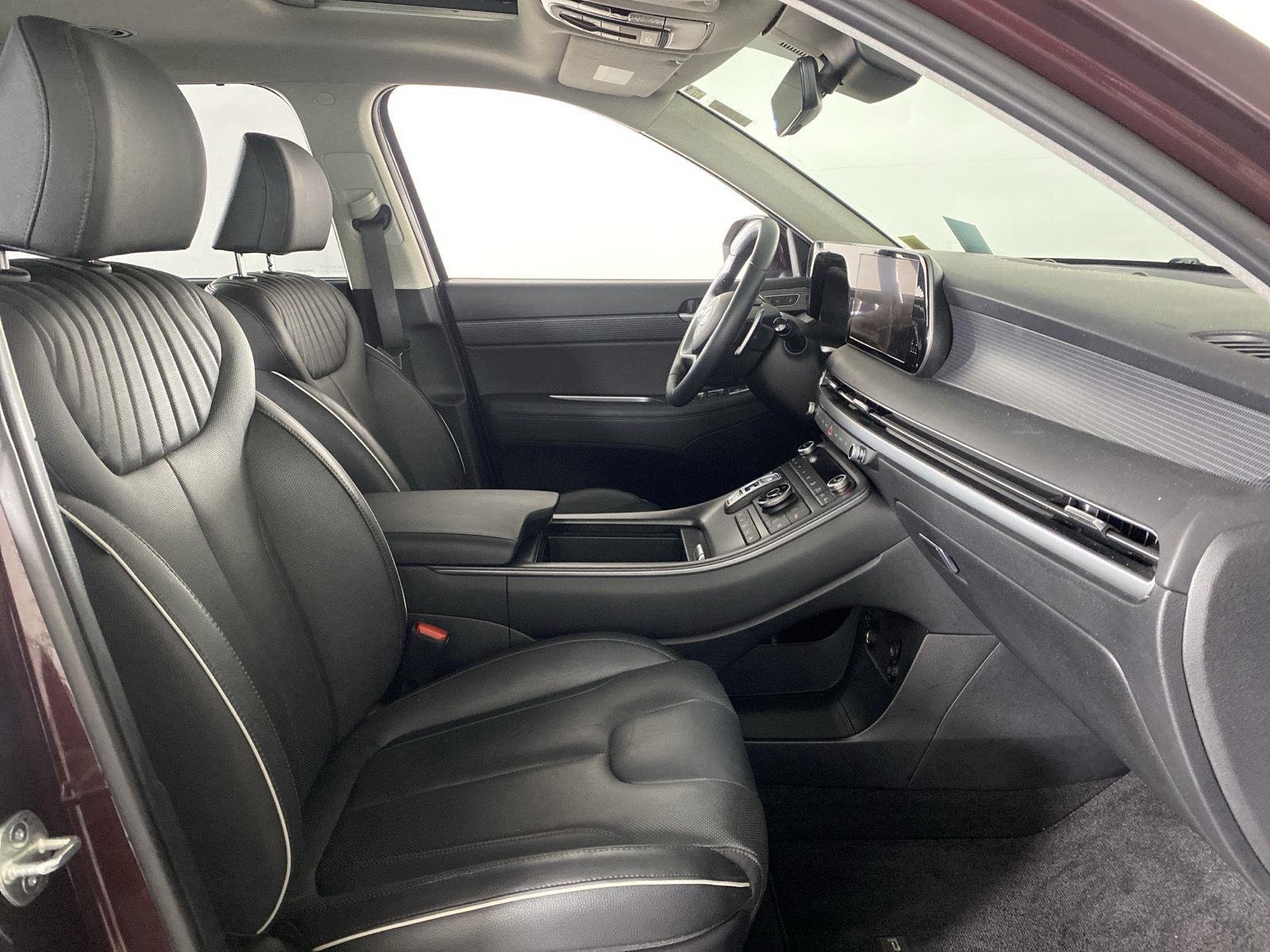 Used 2023 Sierra Burgundy Hyundai Limited image 33