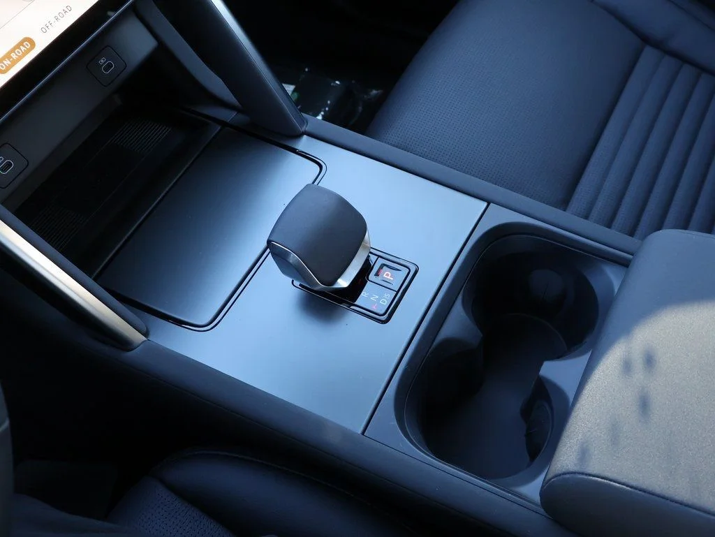 New 2025 Fuji White Land Rover S image 27
