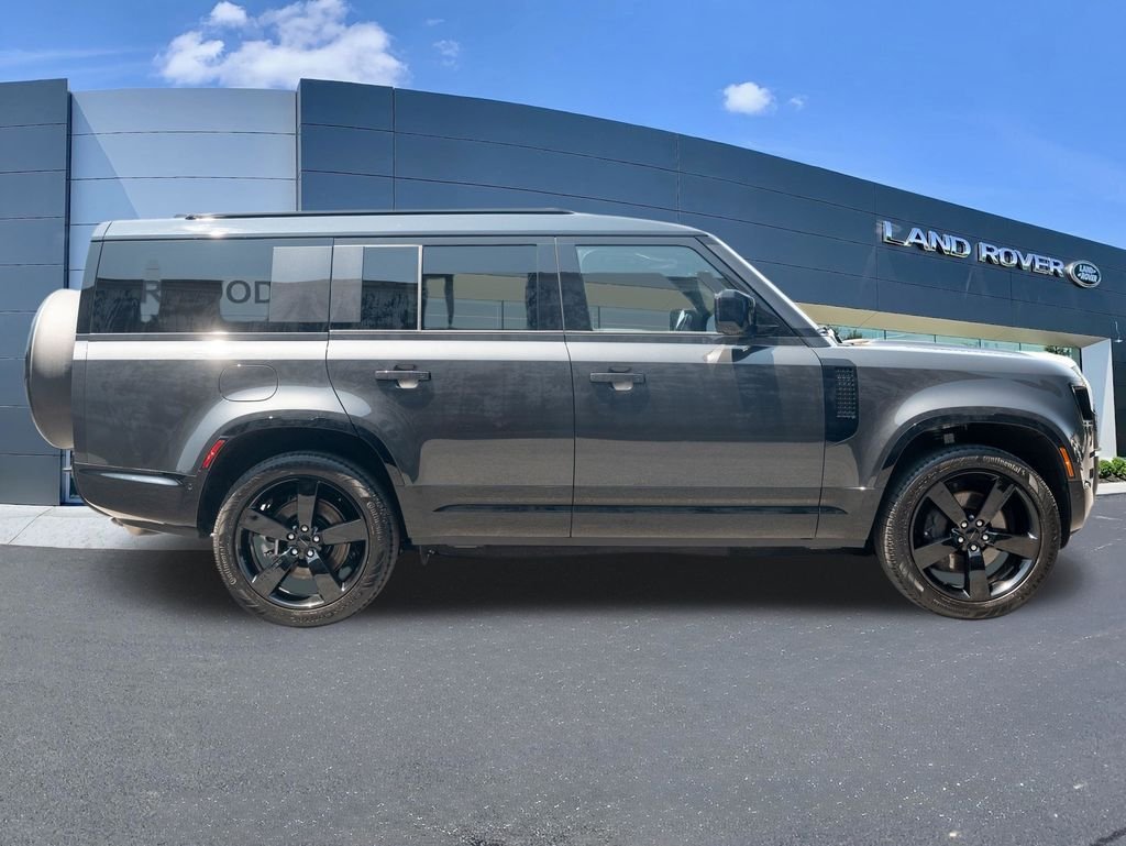 Used 2026 Gray Land Rover X-Dynamic SE image 8