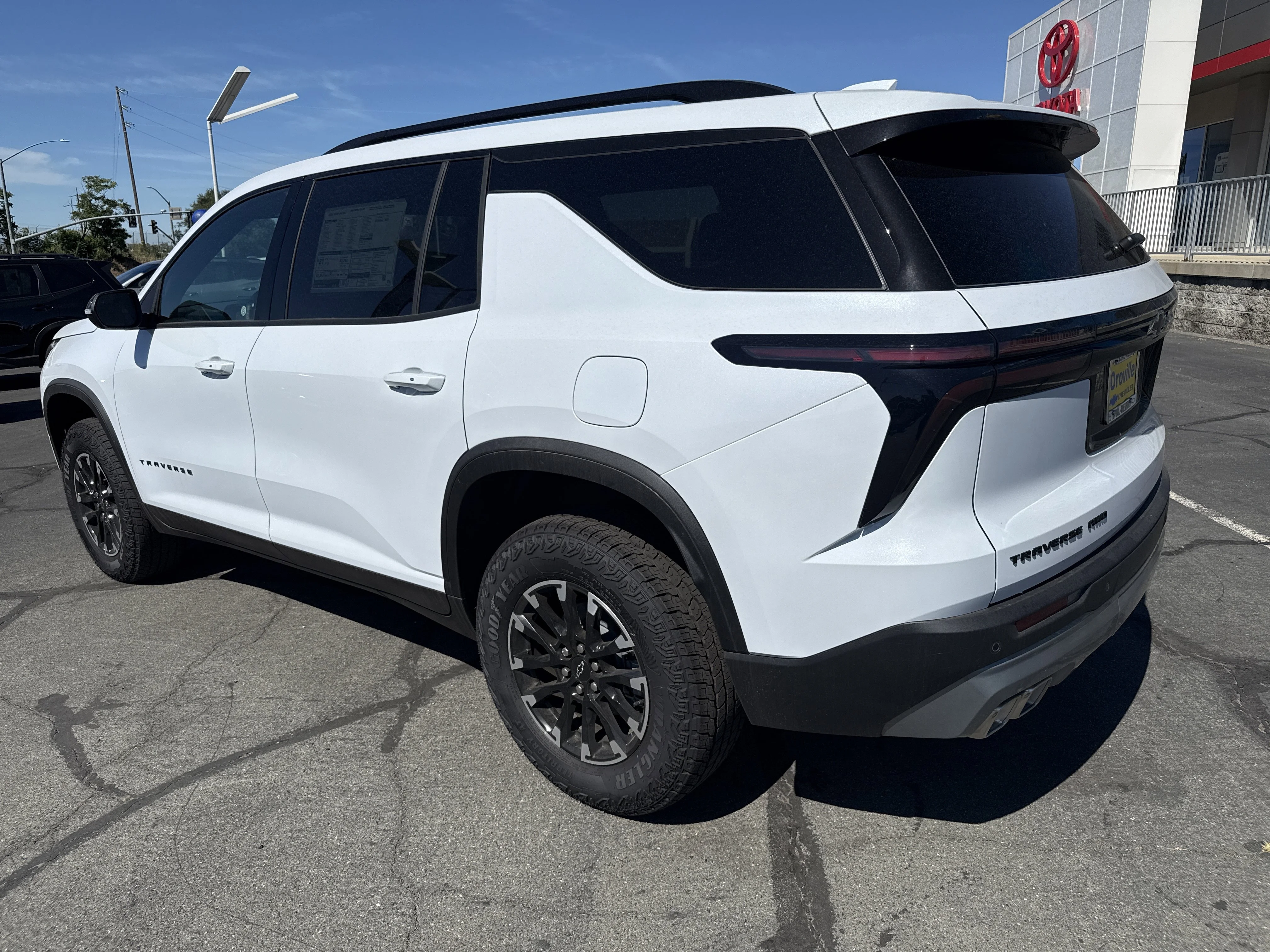 New 2026 Polar White Tricoat Chevrolet Z71 image 3