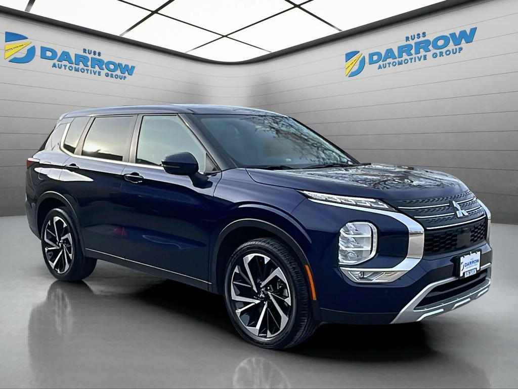 Used 2024 Blue Mitsubishi SE image 7