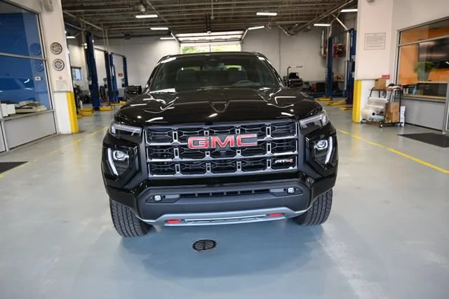 2026 GMC Canyon AT4 - Photo 2
