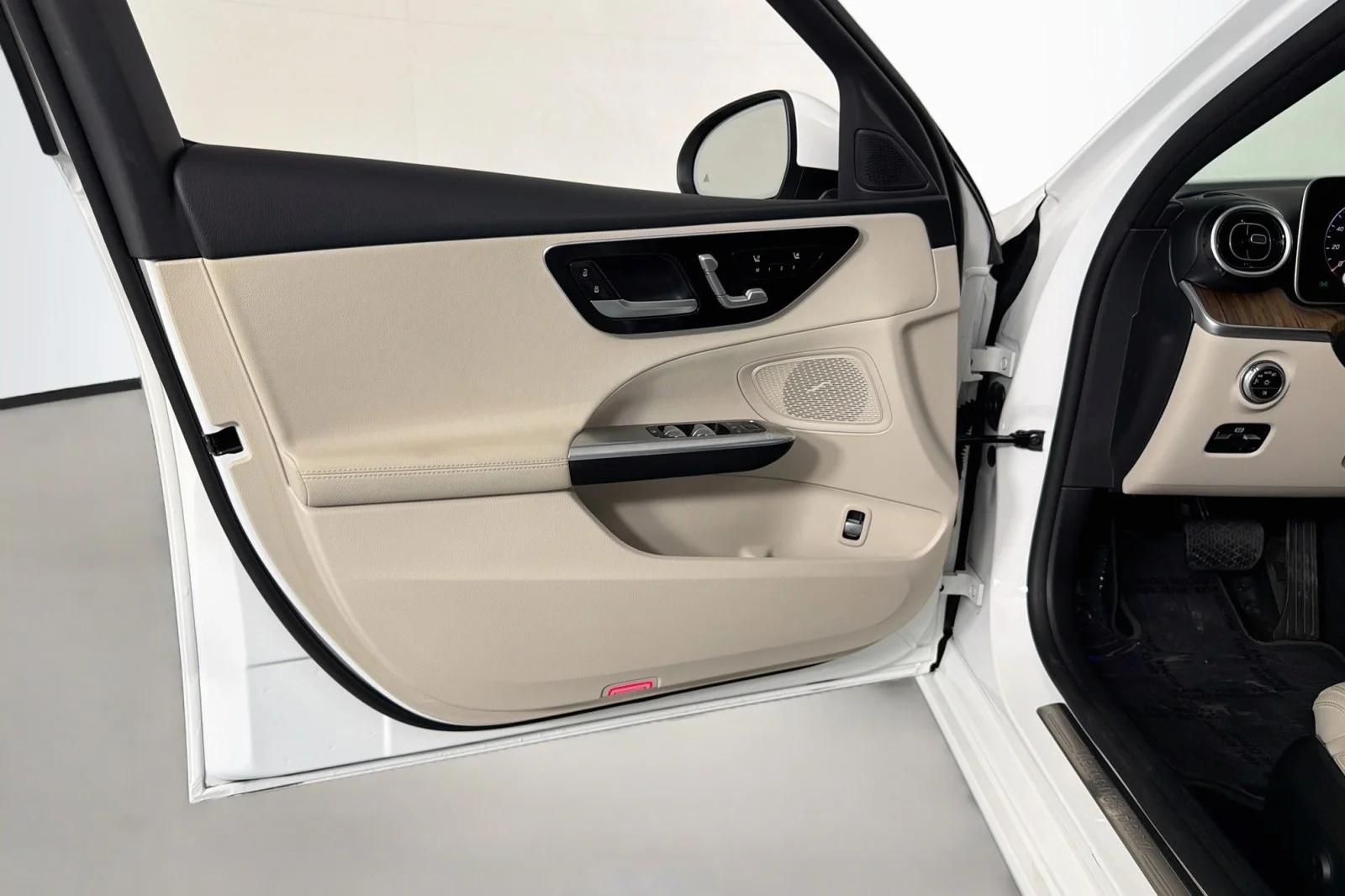 Certified Used 2024 Polar White Mercedes-Benz C 300 image 21