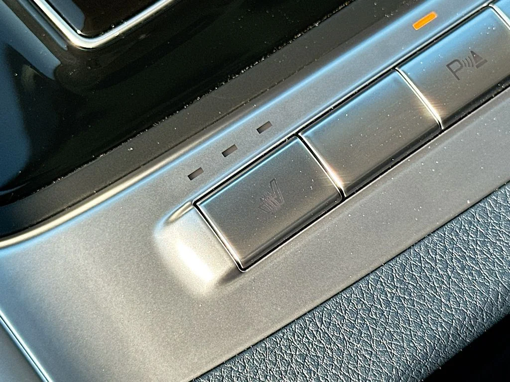 New 2026 Snow White Pearl Kia EX image 20