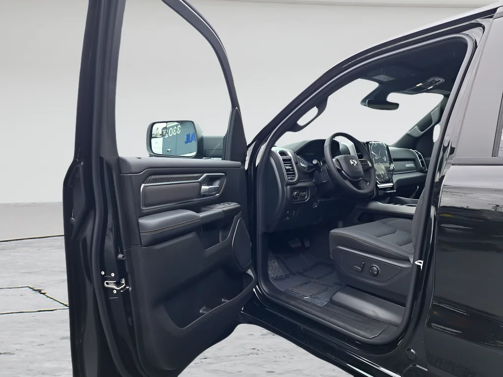 New 2026 Diamond Black Crystal Pearl-Coat Exterior Paint RAM Big Horn/Lone Star image 9