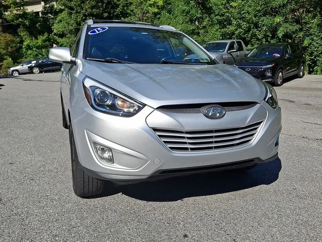 Used 2015 Silver Hyundai SE image 3