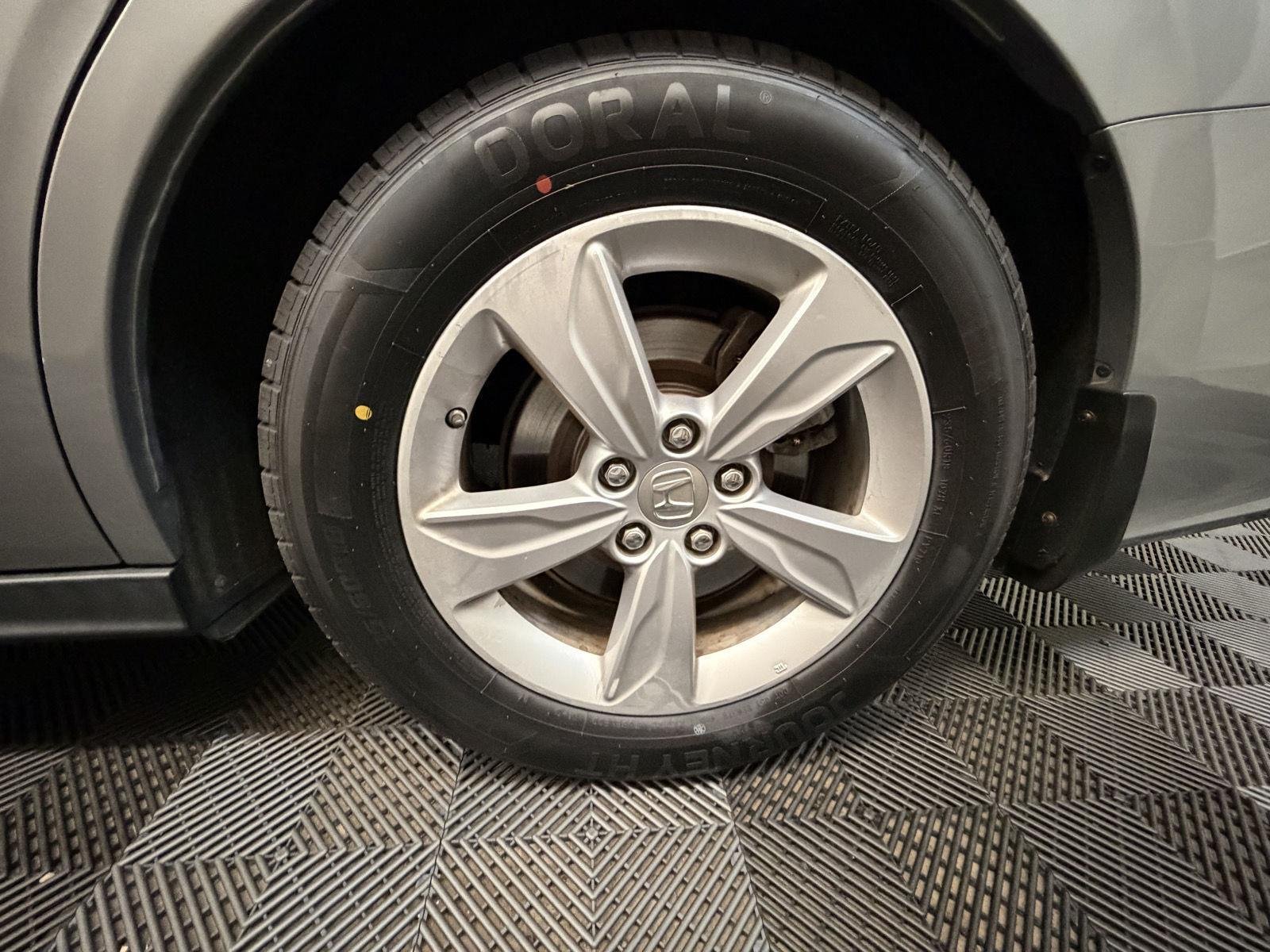 Used 2019  Honda EX-L image 35