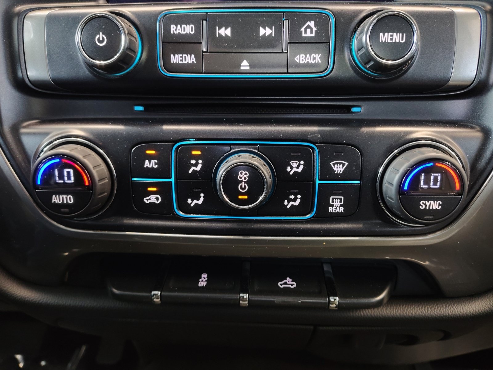 Used 2015 Deep Ruby Metallic Chevrolet LT image 17