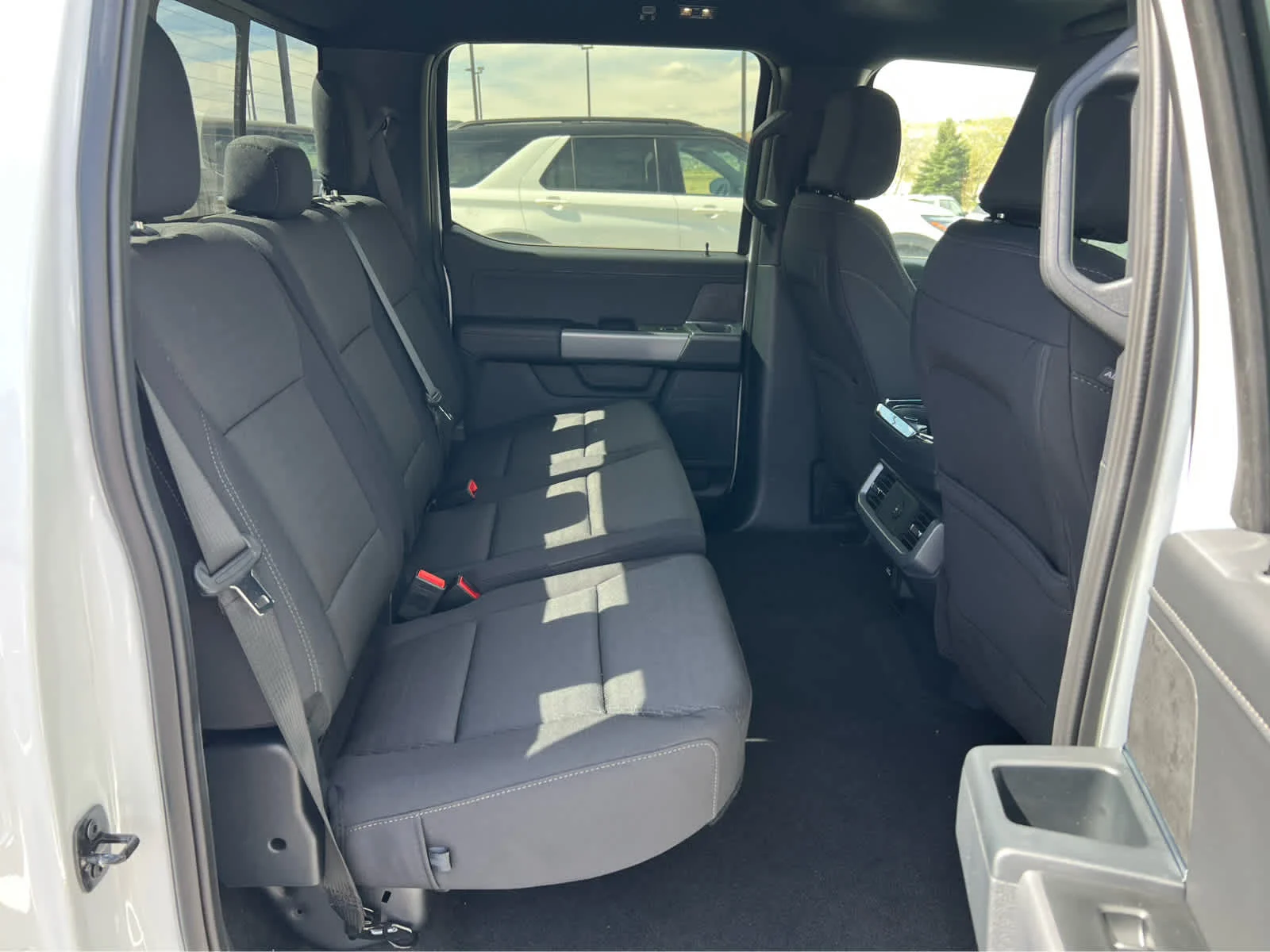 New 2026 Oxford White Ford XLT image 25