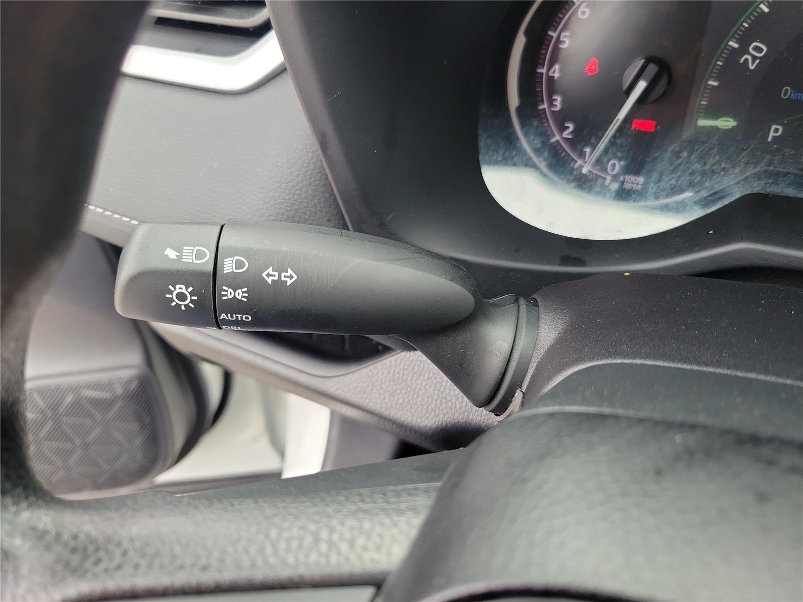 Used 2025 Ice Cap Toyota XLE image 28