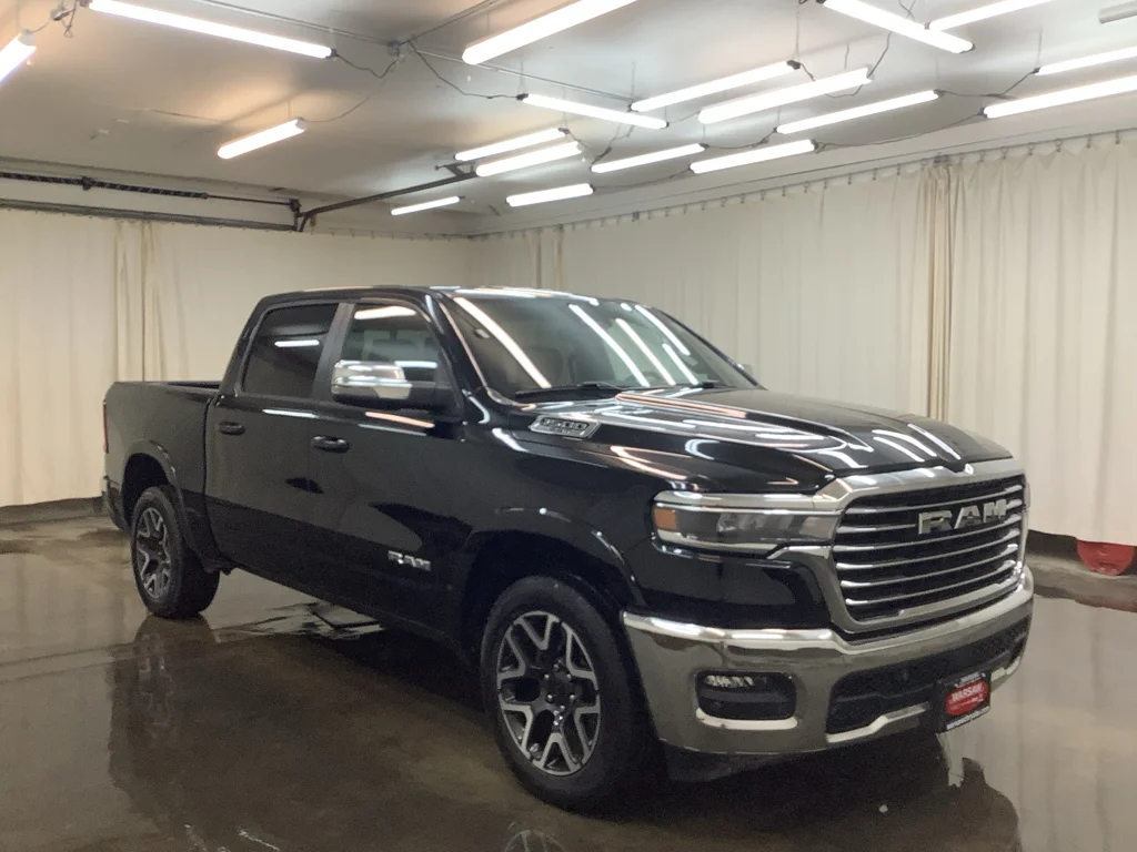 Used 2025 Diamond Black Crystal Pearlcoat Ram Laramie image 3