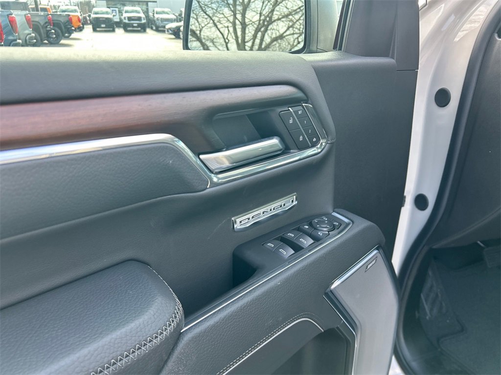 2026 GMC SIERRA - Image 14