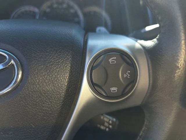 Used 2014 Silver Toyota SE image 18