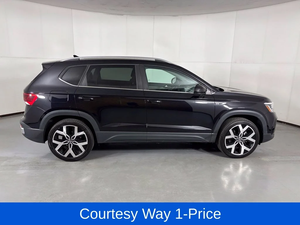 Used 2022 Black Volkswagen 1.5T SEL image 11