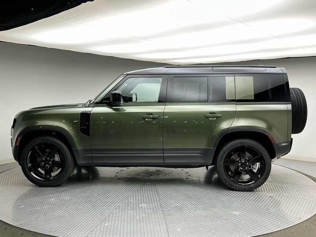 New 2026 Woolstone Green Land Rover S image 2