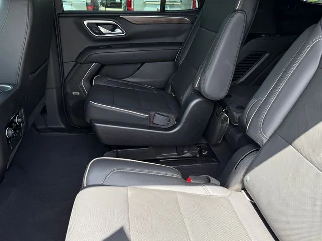 Used 2021 Shadow Gray Metallic Chevrolet Premier image 25