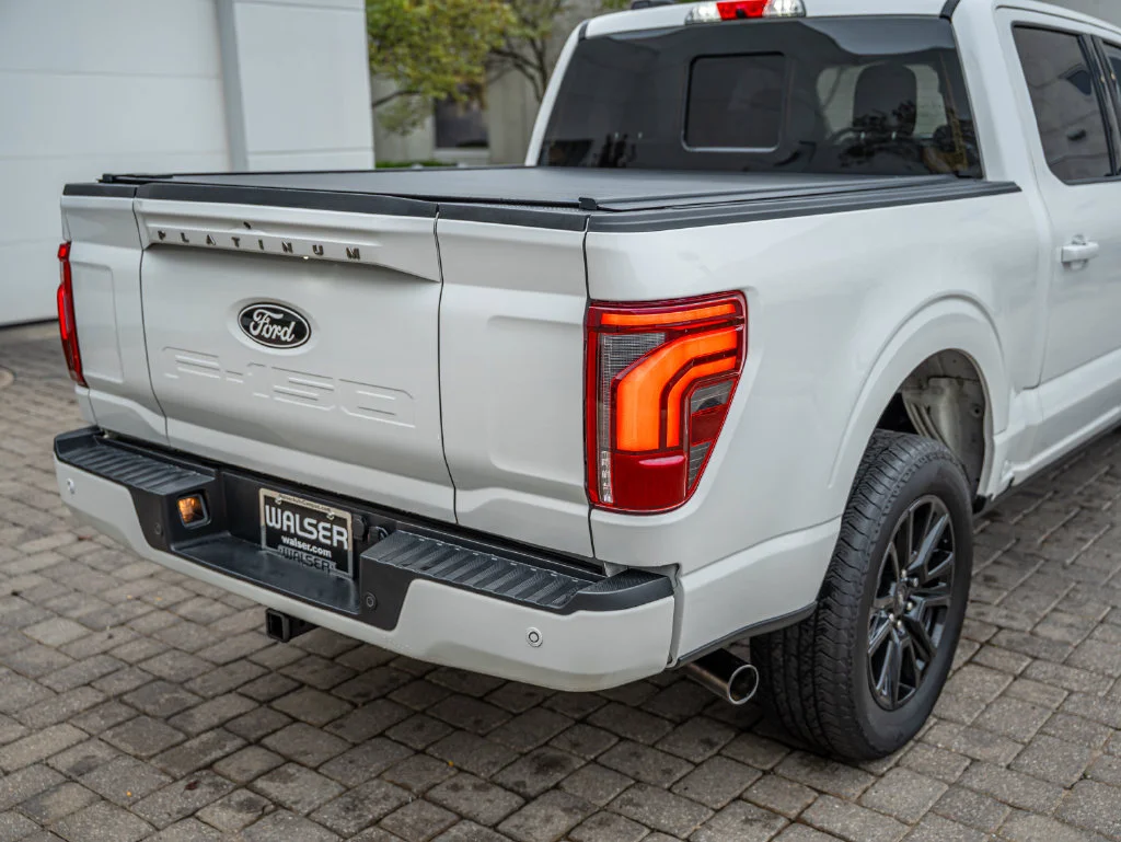 Used 2025 White Metallic Ford Platinum image 16