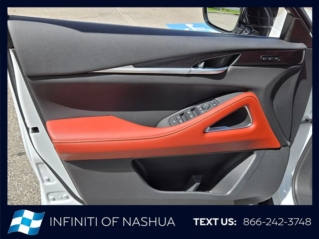 New 2027 2T RAD WHT INFINITI Autograph AWD image 8