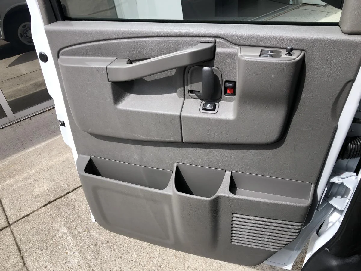 New 2026 White Chevrolet Rwd 3500 135 image 19