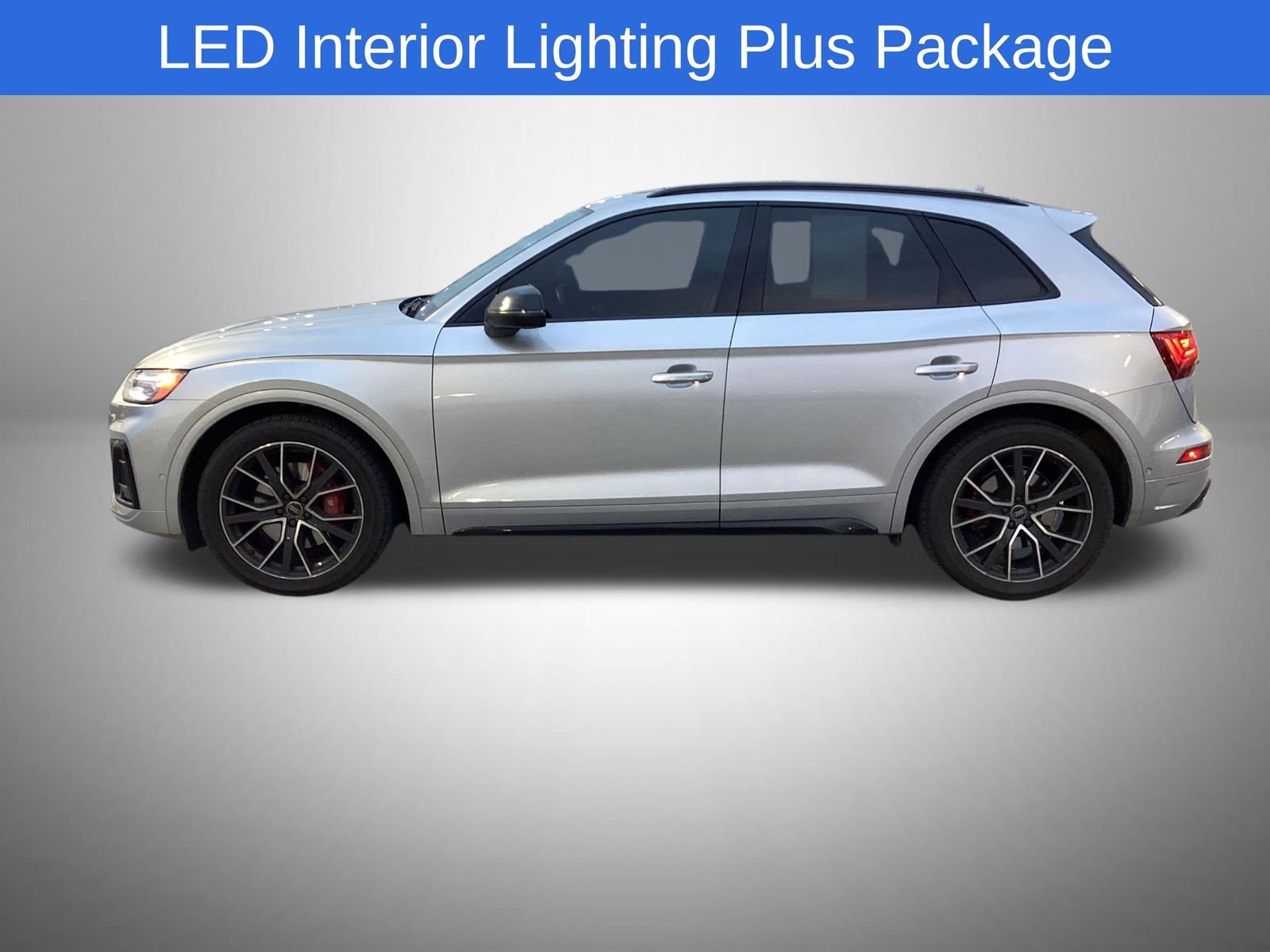 2023 Audi SQ5 Prestige photo 2