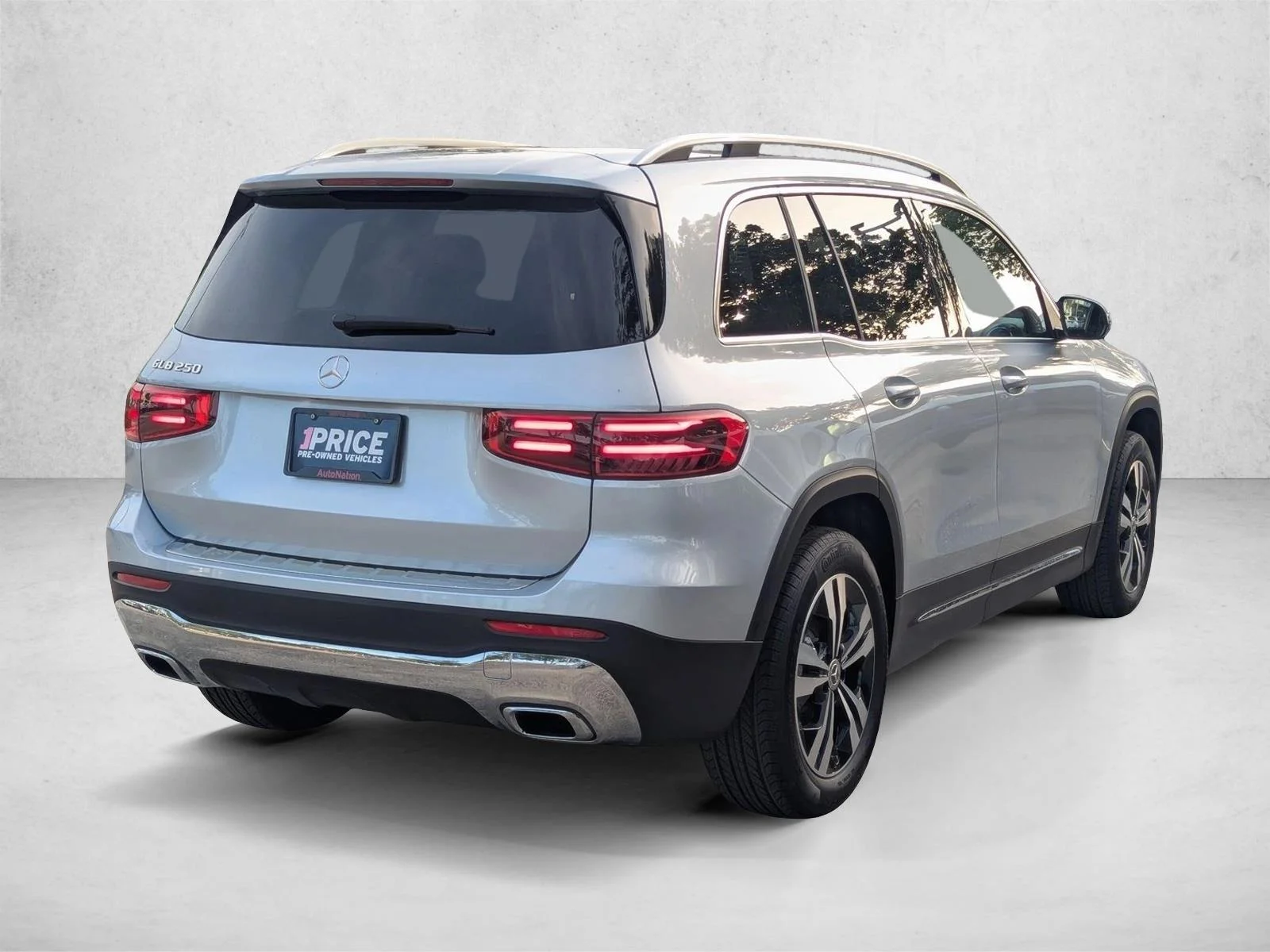 Used 2026 Cirrus Silver Metallic Mercedes-Benz GLB 250 image 5