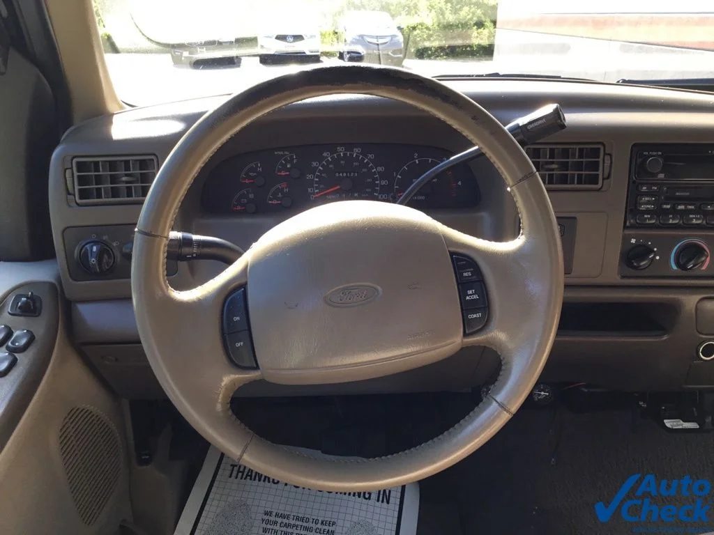 Used 2000 Black Ford Lariat image 37
