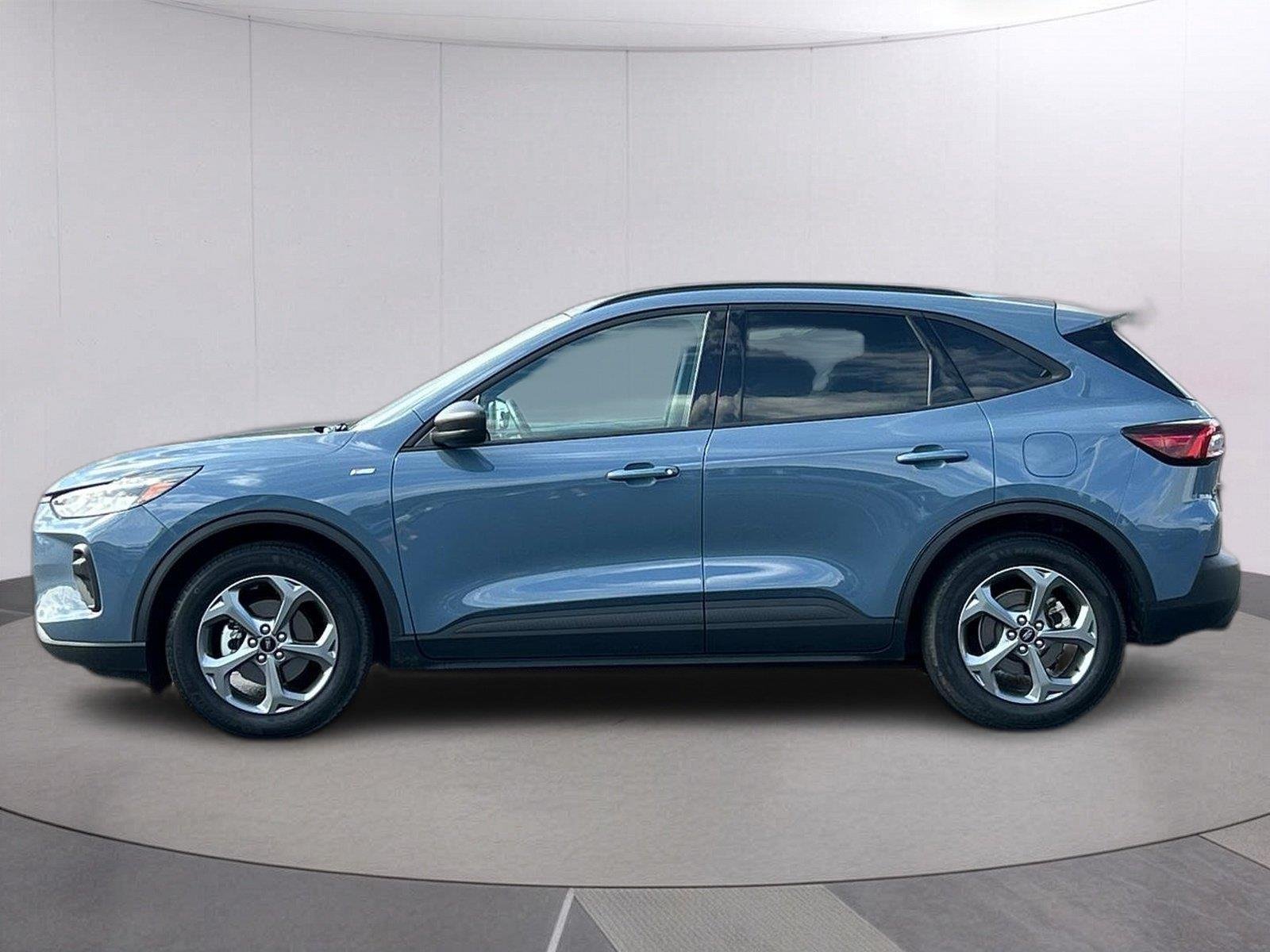 Used 2025 Vapor Blue Ford ST-Line image 2
