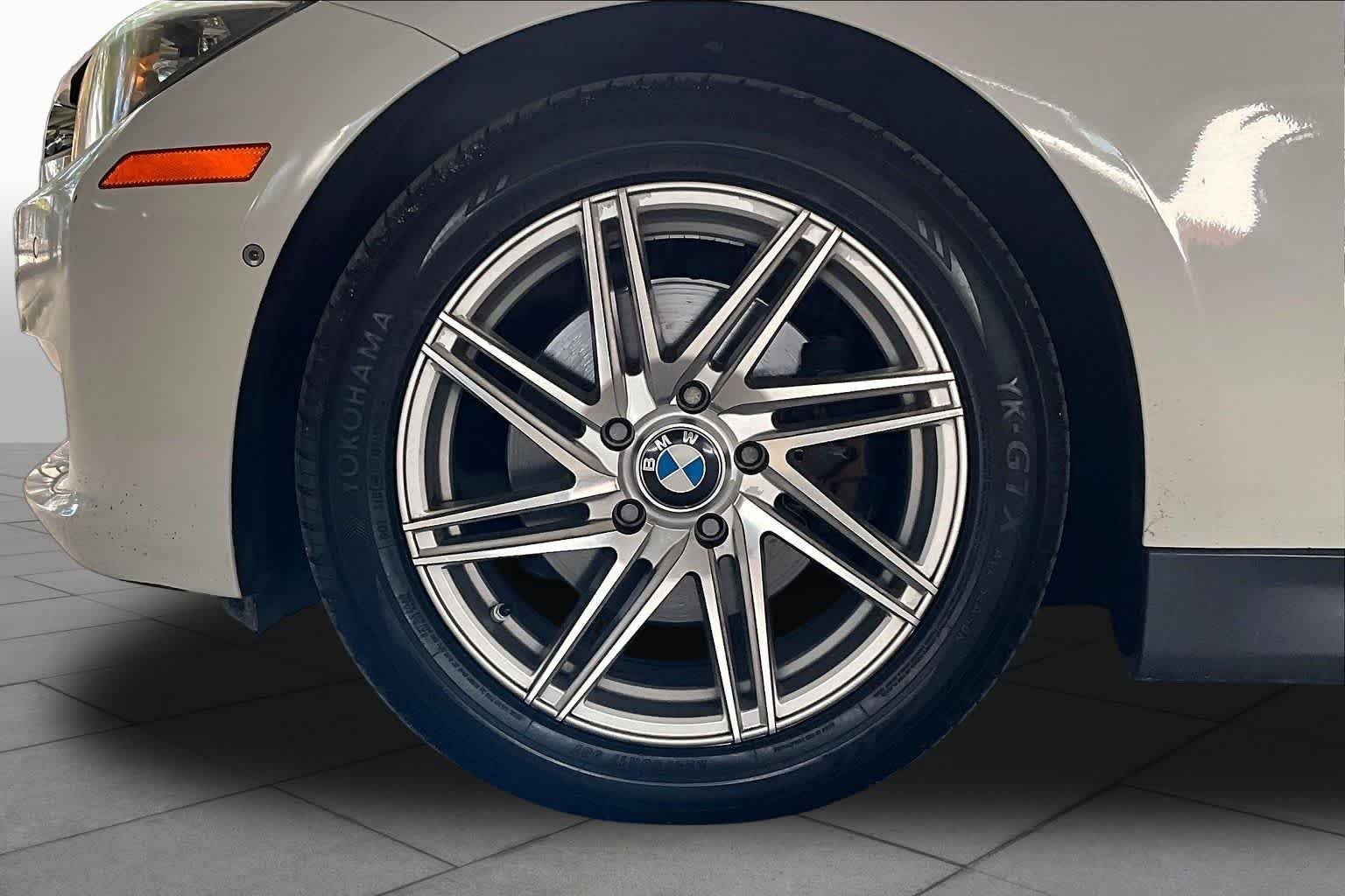 Used 2013 Alpine White BMW 328i image 10