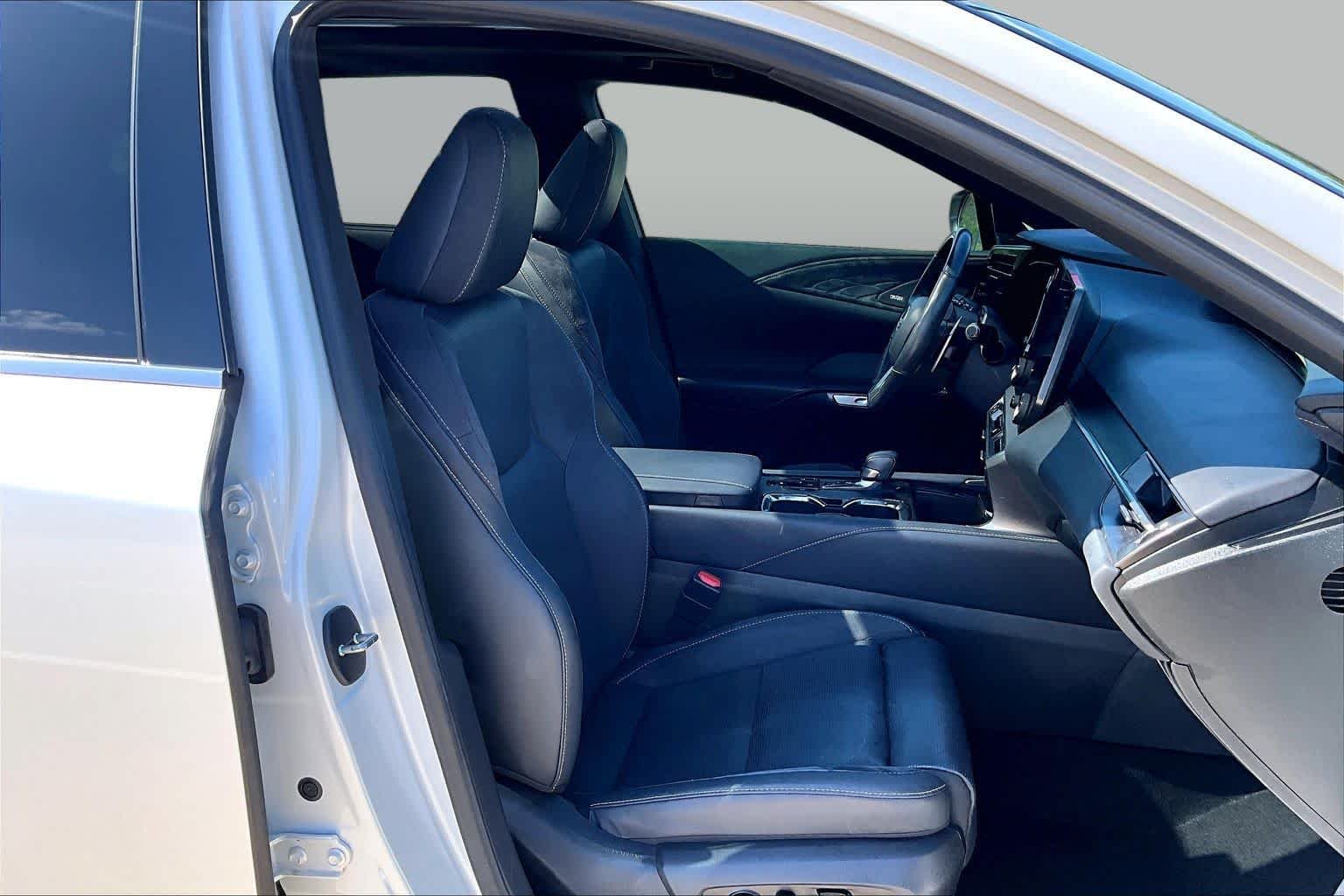 Used 2024 Eminent White Pearl Lexus Luxury image 9