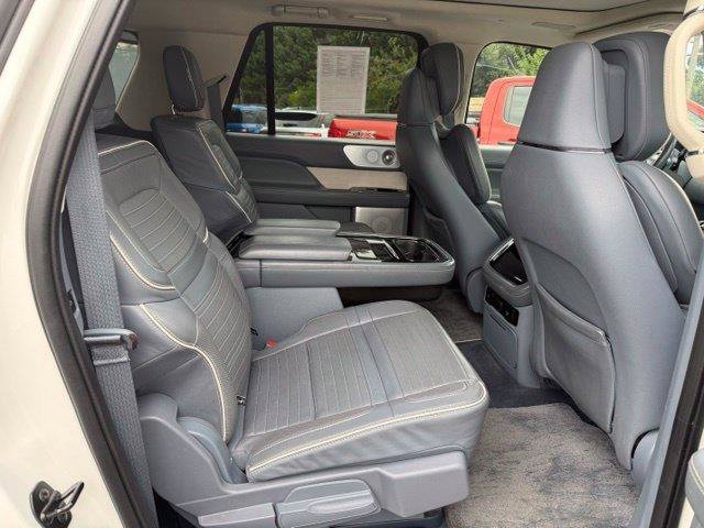 Certified Used 2023 Infinite Black Metallic Lincoln Black Label image 5